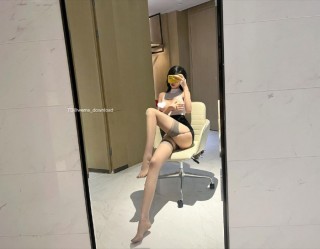 葛征GEZHENG 2023-01-15 14:43:00 镂🈳️ 装➕包臀裙➕半腿吊带si