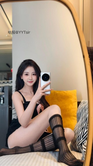 刘二萌 2025-07-08 12:34:30 兔子警官cos连体衣制服🥵