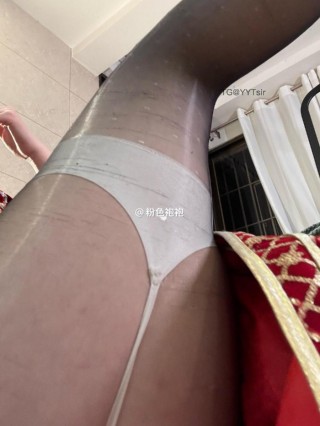 欧yy 2025-05-20 15:12:07 超绝婚服配上肉腿吊带袜