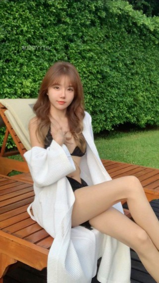 相扑猫 2024-12-01 01:01:55 清爽夏日bikini👙清纯无辜小学妹💧露脸直出