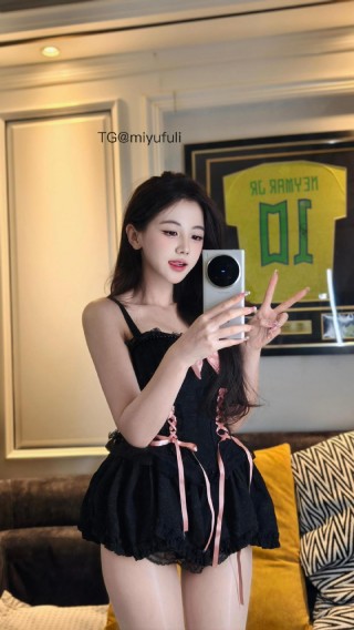 刘二萌 2025-07-08 12:34:30 兔子警官cos连体衣制服🥵
