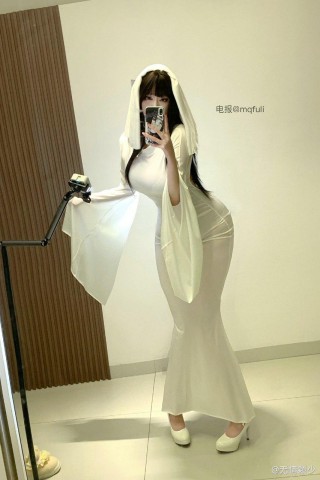 无情颖少 2024-11-01 21:05:05 性感😍 诱惑 🙈🙈吊带黑丝系列