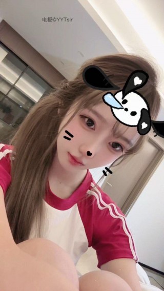 胡逗逗日记 2025-01-18 03:05:14 露脸