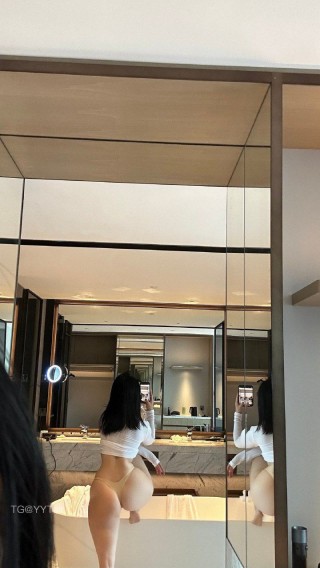 俏妞qiaoniuTT 2025-02-20 16:28:54 浴室性感自拍