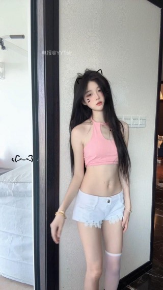 诗颖大美女 2025-03-17 02:40:30 露脸看有点害羞😳