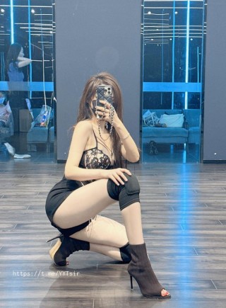Carol周研希 2023-09-03 18:16:55 舞蹈室最靓眼的一颗星