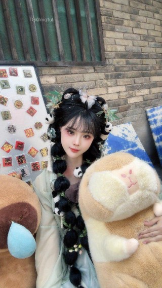 糖酥栗 2025-05-06 08:10:20 国宝熊猫