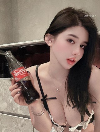 阿色 2024-01-01 03:05:05 嘉宾专享贴 纯妹的脸配御御的装扮反差感超强