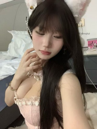 什么思思后花园 2025-02-06 17:57:07 说话不中听，掐着脖子亲