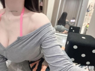 卿风的秘密 2025-03-24 13:40:52 我已经乖乖躺下了就等你一句晚安了