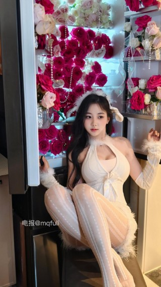 刘二萌 2025-07-11 17:09:02 不会骂人 一张嘴就是宝宝亲亲🙈😘