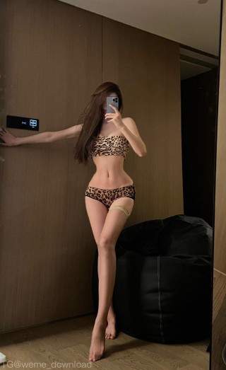 晴子兔呢 2022-09-12 16:21:31 肉丝豹纹👙比基尼