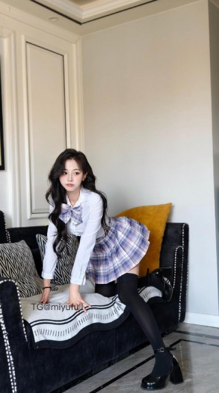 刘二萌 2025-07-11 17:24:08 装甜妹好累 还好我是真甜妹😜 #jk制服