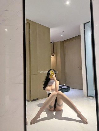 葛征GEZHENG 2023-01-15 14:43:00 镂🈳️ 装➕包臀裙➕半腿吊带si