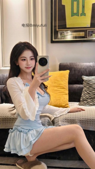 刘二萌 2025-07-17 15:36:43 小少爷 追你需要到法国排队吗