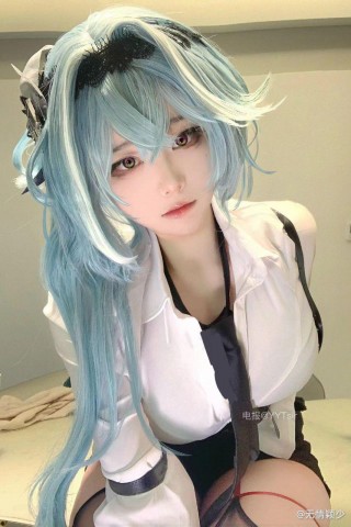 无情颖少 2024-06-04 17:56:16 近距离感受魔鬼身材啦 