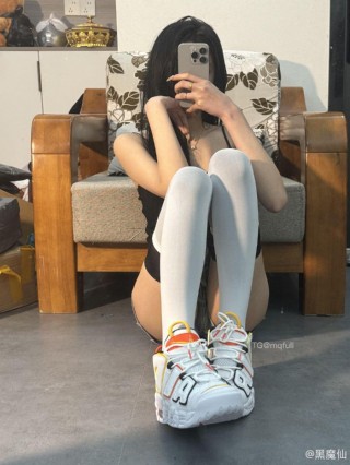 黑魔仙 2025-03-09 15:06:10 少女感和女人味达成实际和解