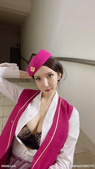 陈怡曼的秘密花园 2022-07-16 19:21:05 空姐小姐姐楼梯间上演【丝·足】大戏 vip贴