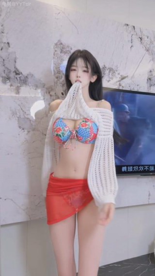 卿风的秘密 2025-04-07 21:25:00 气质红色连体比基尼直接拿捏你的心 高清美图