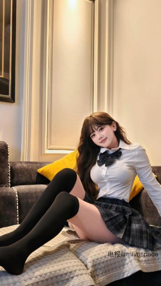 刘二萌 2025-07-07 19:58:21 学院风jk制服