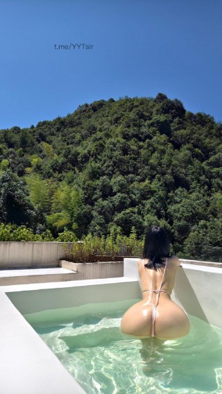 俏妞qiaoniuTT 2024-08-04 13:21:43 你妞老婆的蜜桃🍑