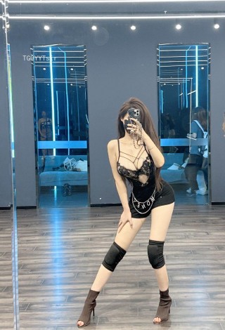 Carol周研希 2023-09-03 18:16:55 舞蹈室最靓眼的一颗星