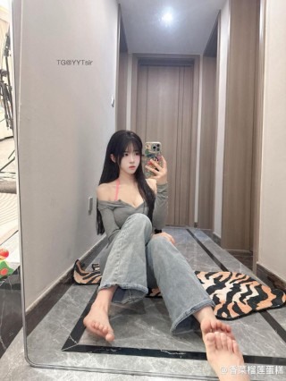卿风的秘密 2025-03-24 13:40:52 我已经乖乖躺下了就等你一句晚安了