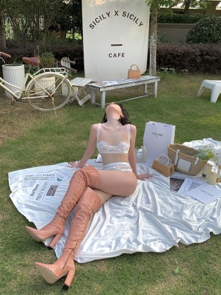 DeadBarbie 2021-12-13 14:10:20 拍摄不易 请多包涵