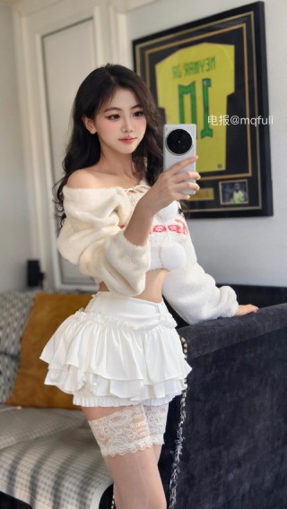 刘二萌 2025-07-06 20:32:01 小熊裙cos女仆抹胸连衣裙㊙️