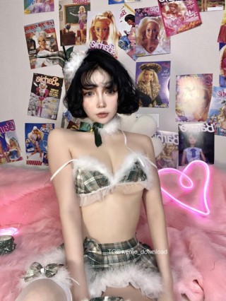 DeadBarbie 2022-12-15 17:29:08 不用太迷人 迷住你就好