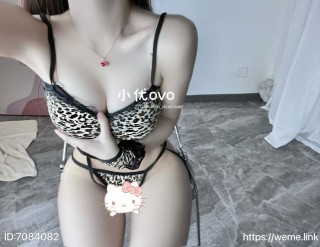 立刻优优 2022-12-13 18:18:15 豹纹吊带配蕾丝半腿吊带si➕黑色丁*裤