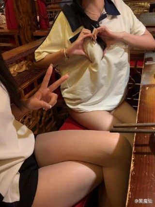 黑魔仙 2025-05-16 22:00:00 说话不中听 掐着脖子亲
