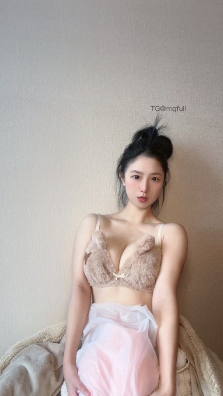 俏妞qiaoniuTT 2024-12-27 21:03:20 和宝一起跨年😘