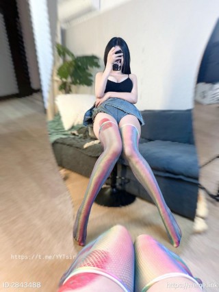 阿尔卑香小狗子 2023-09-28 15:07:29 小裙子真的很漂亮，除了有点紧以外