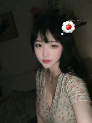 清风皓月基地 2025-04-24 15:31:30 今天的穿搭真是让人眼前一亮啊