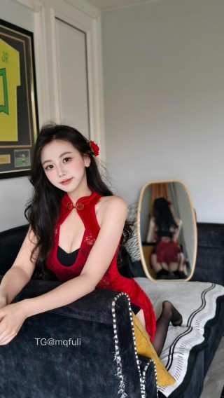 刘二萌 2025-07-14 17:04:58 今晚红色高开叉旗袍qqny陪你入碎