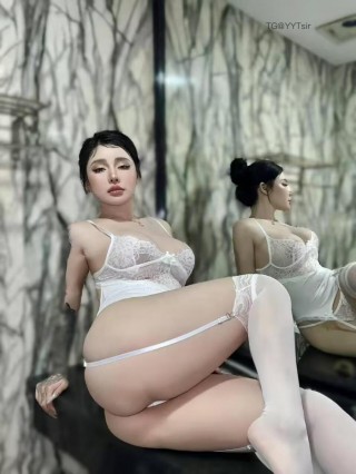 妮娜姐姐 2025-04-27 13:24:44 付费贴 白色连体蕾丝 自拍大片x16张