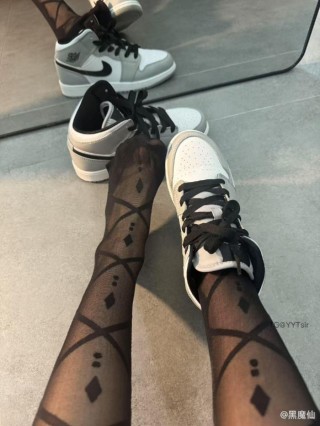 黑魔仙 2025-03-05 12:18:31 如果撩到你 实在抱歉 我是故意的