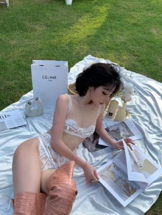 DeadBarbie 2021-12-13 14:10:20 拍摄不易 请多包涵