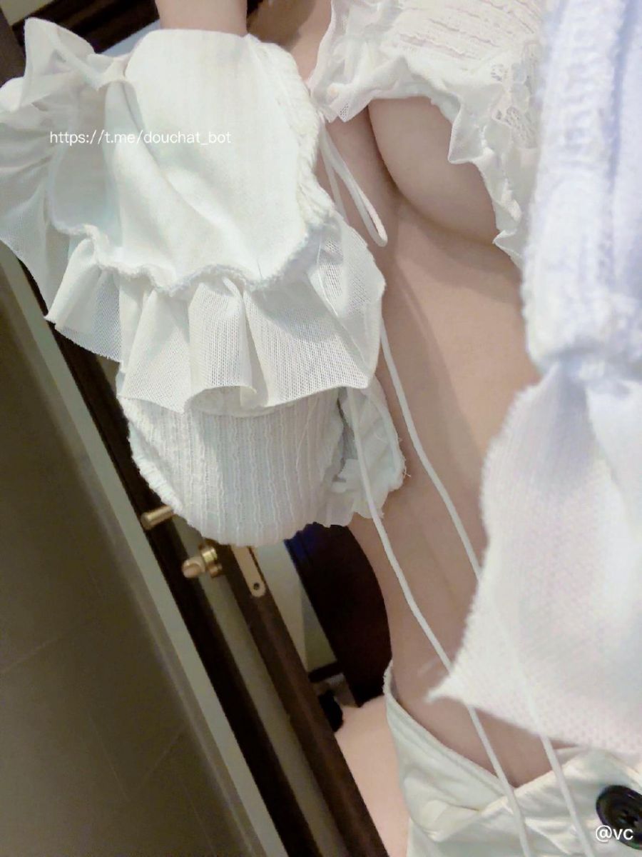 Vickyyyii 2024-04-01 21:00:06 xi xi