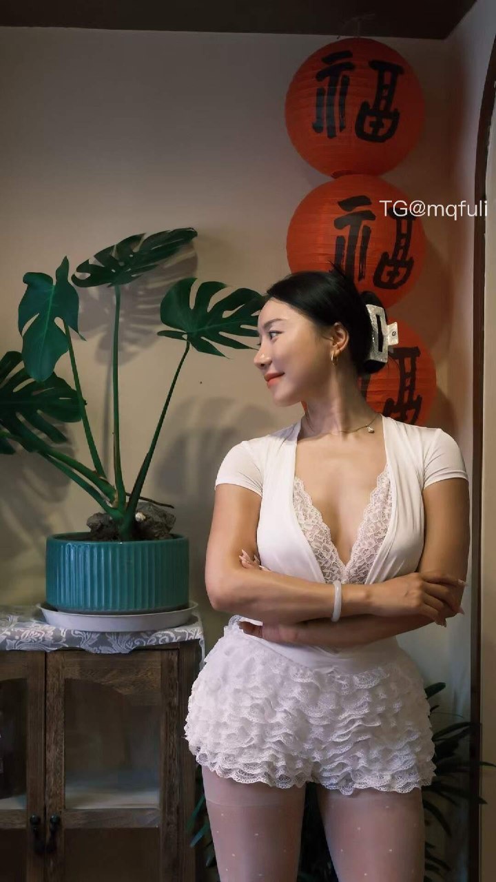 鹿瑶 2025-05-23 14:44:21 别看了有暴力倾向昨天晚上坐歪了被骂了