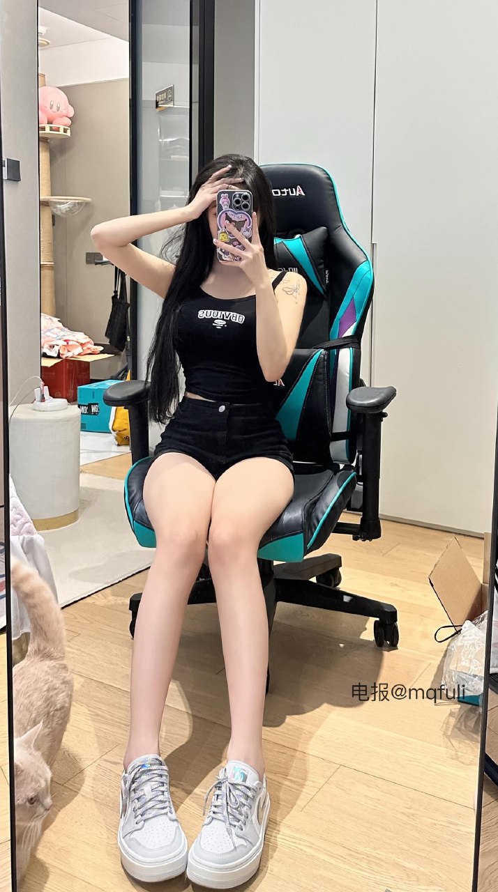 超蓝布罗莉 2025-05-31 03:51:22 也不知道怎么了一天到晚的想找哥哥