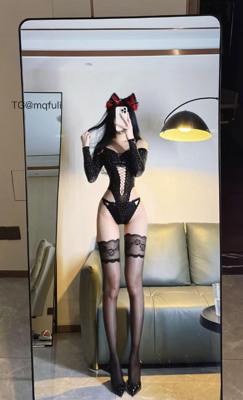 唐十七 2025-05-28 14:45:17 设计感情趣衣系列大片x17张🔥