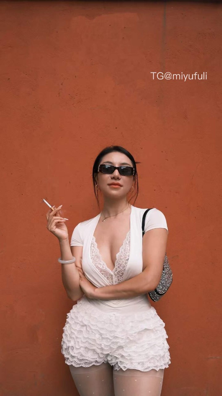 鹿瑶 2025-05-23 14:44:21 别看了有暴力倾向昨天晚上坐歪了被骂了