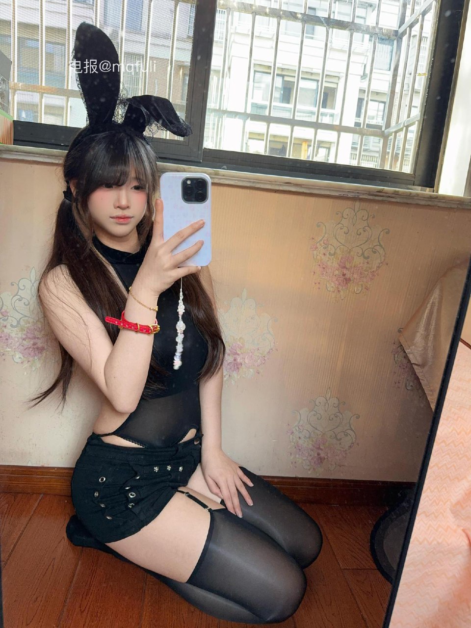 困鼠 2025-05-26 17:45:55 还是黑丝性感