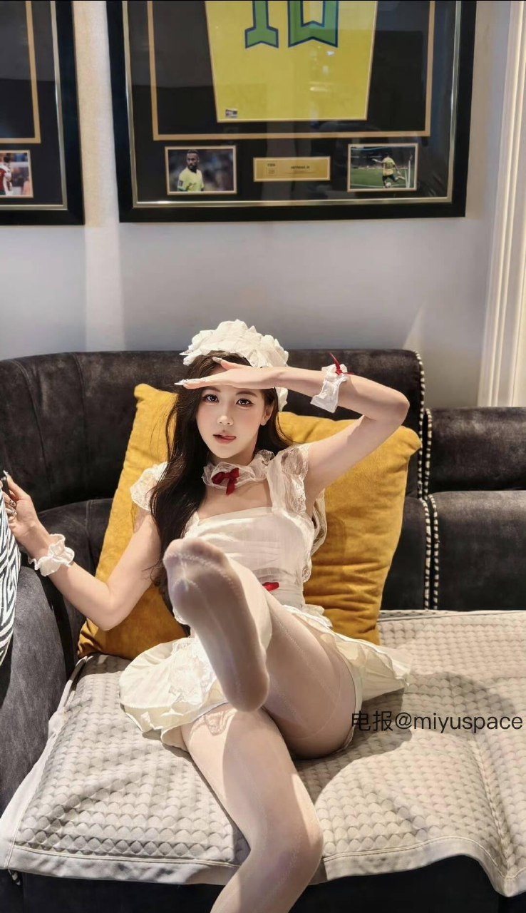 刘二萌 2025-05-27 10:58:20 封面越乖，内容越嗨😯