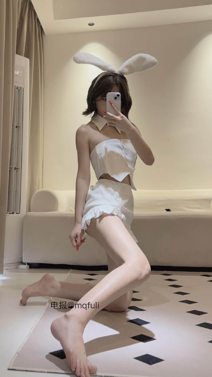 小霞佩奇 2025-05-28 06:23:29 兔兔这么可爱 为什么要吃兔兔😅