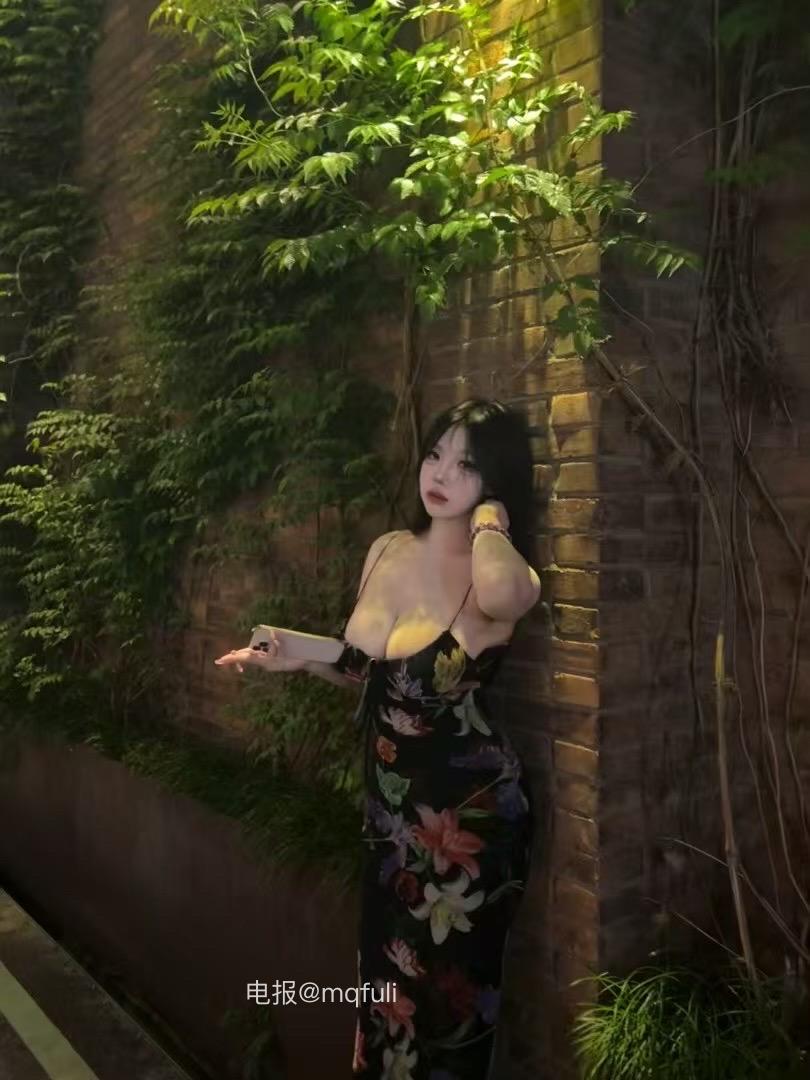 伤感d欣 2025-05-29 00:44:55 老娘与花🌹