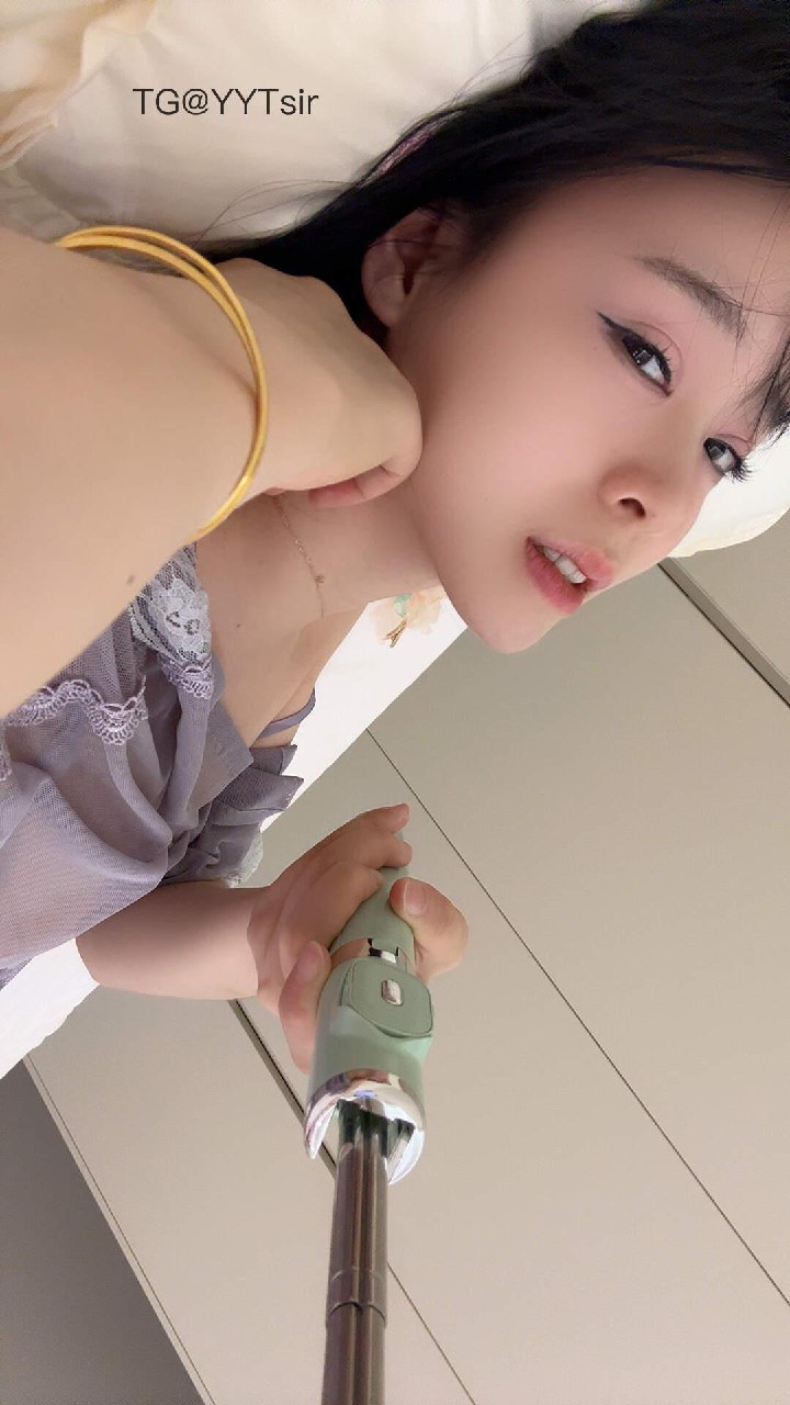 七七仙女 2025-05-29 16:31:14 角度越刁钻，我就越好看