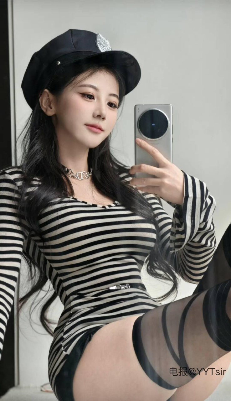 刘二萌 2025-05-27 02:29:27 哥哥千万别错过的写真